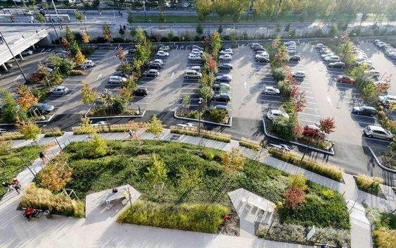 Area parkir yang luas (pinterest.com)